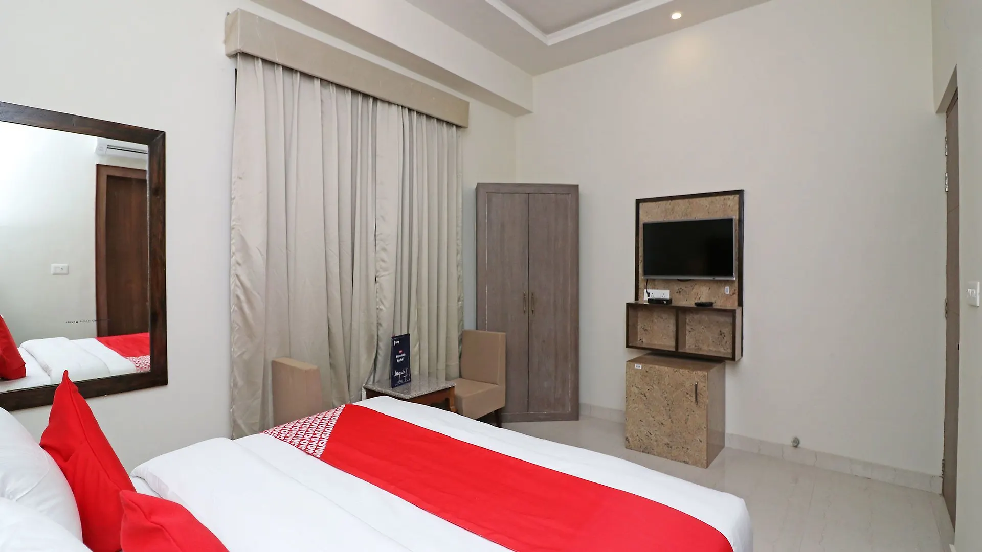 Oyo 13035 C1 Noosa Hotels Agra  Agra (Uttar Pradesh)