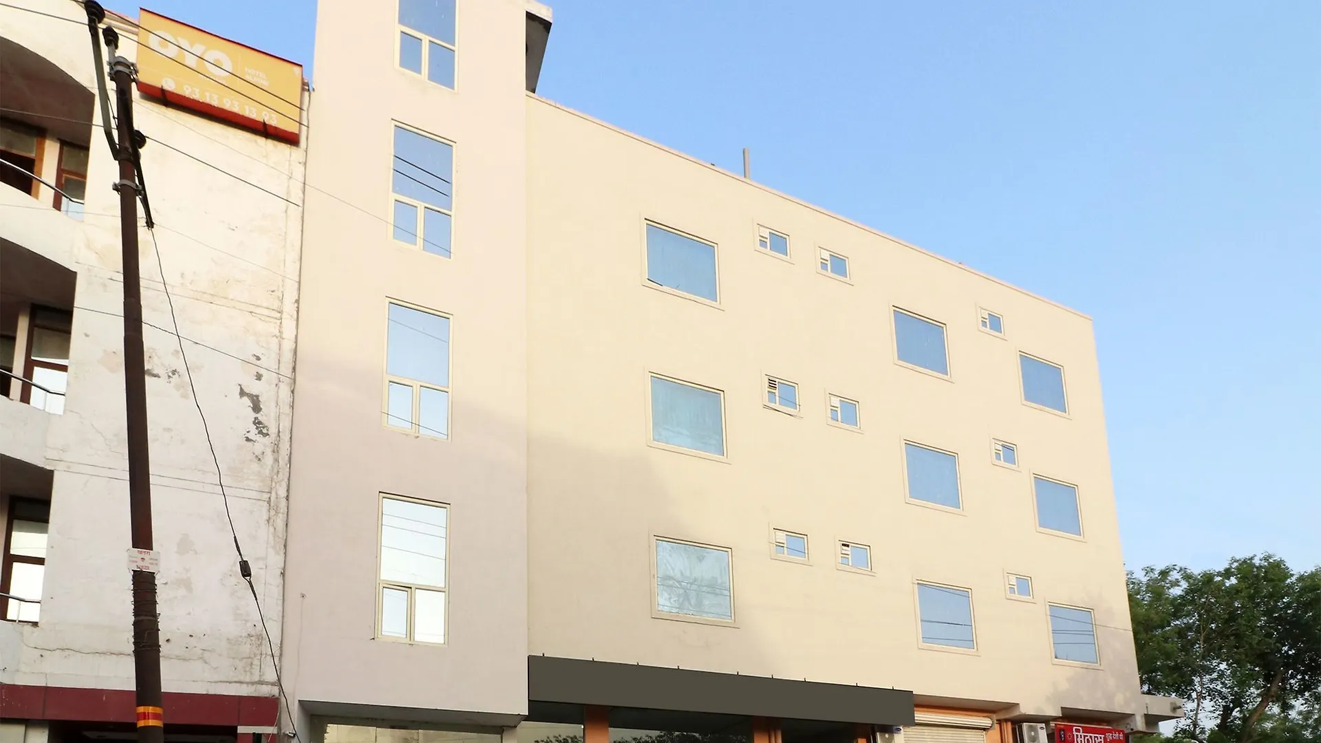 Oyo 13035 C1 Noosa Hotels Agra  India